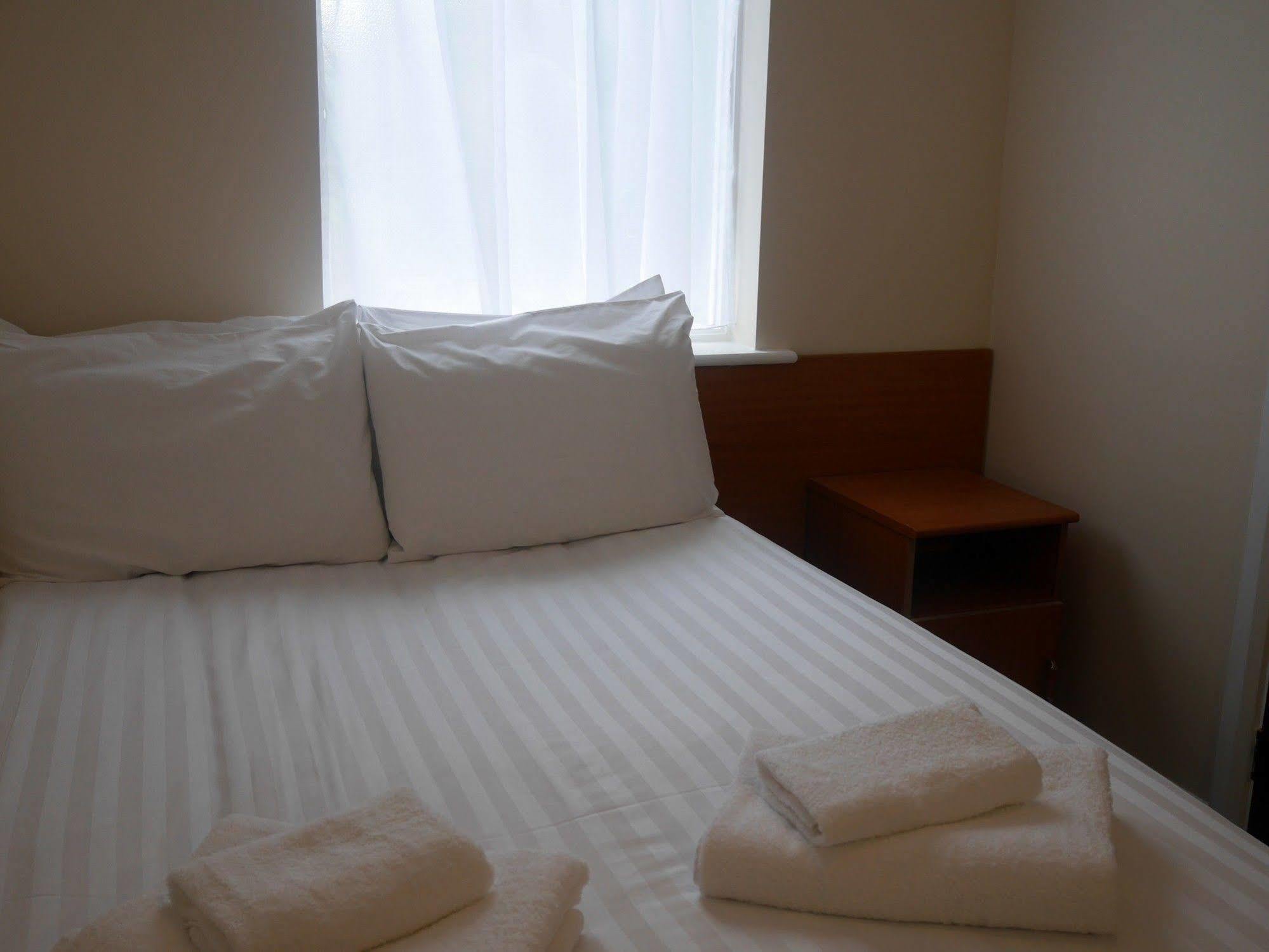 Sk Heathrow 3*