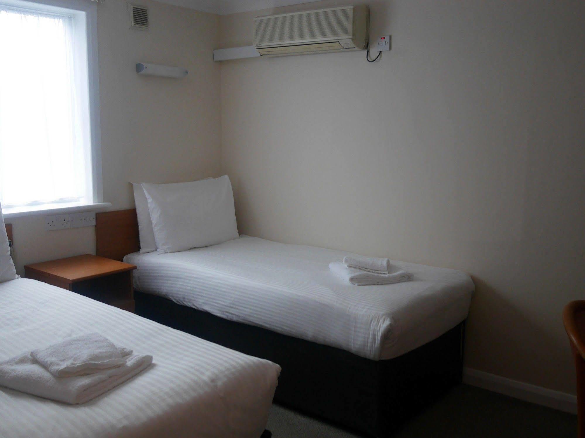 Sk Heathrow Hotel 3*
