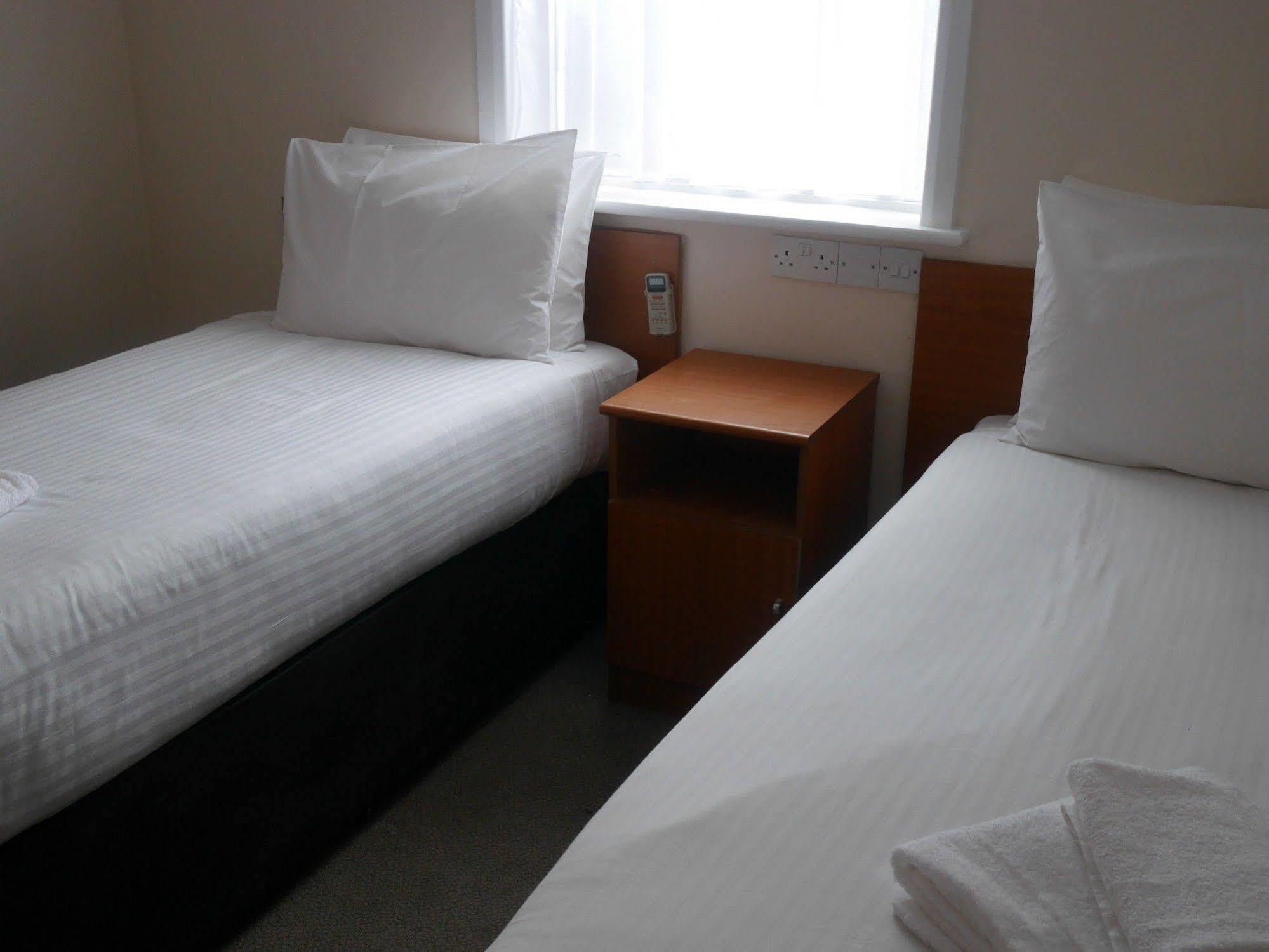 Hotel Sk Heathrow 3*