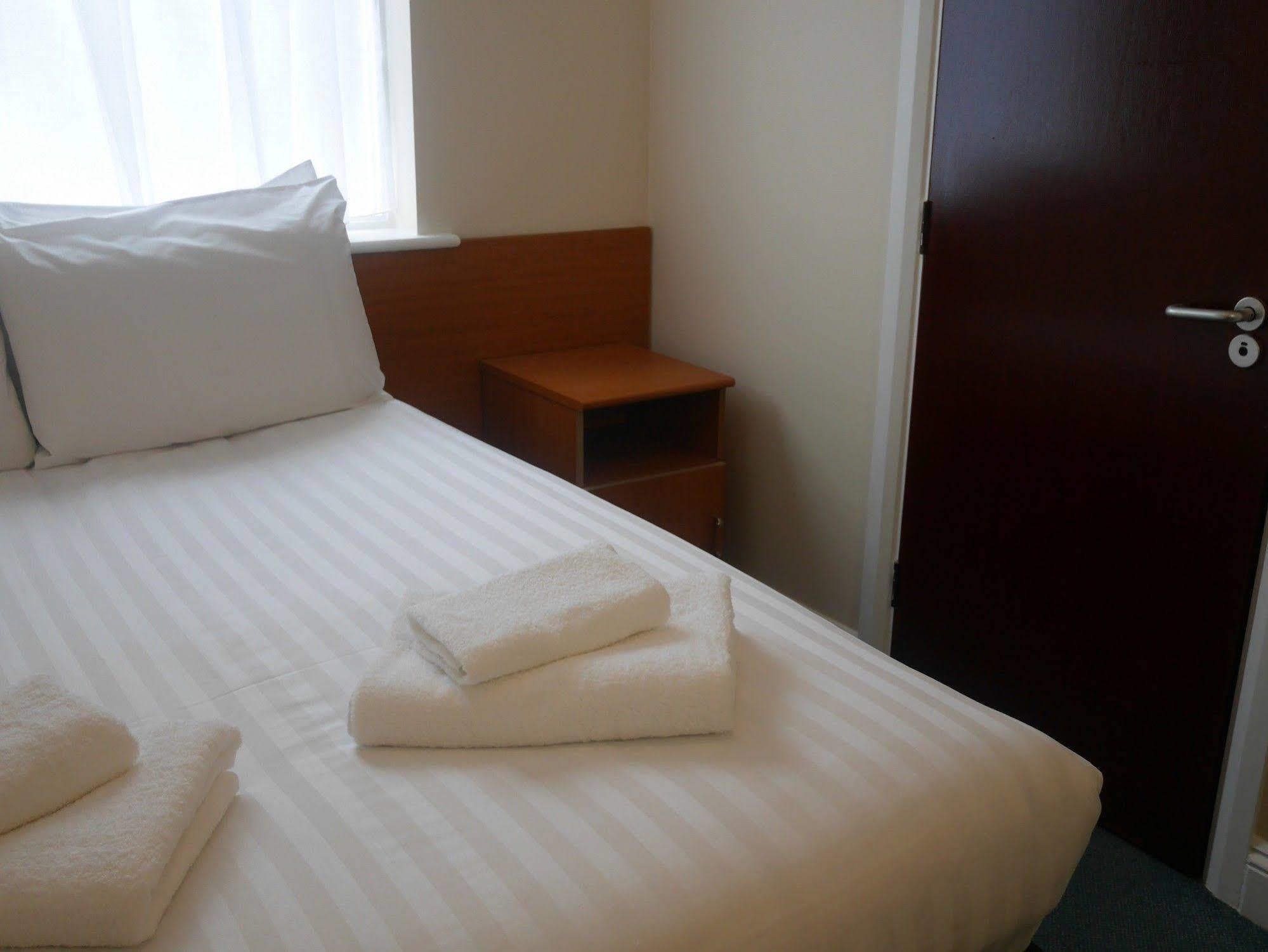 Sk Heathrow 3*